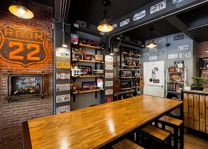 Hostal 22 *